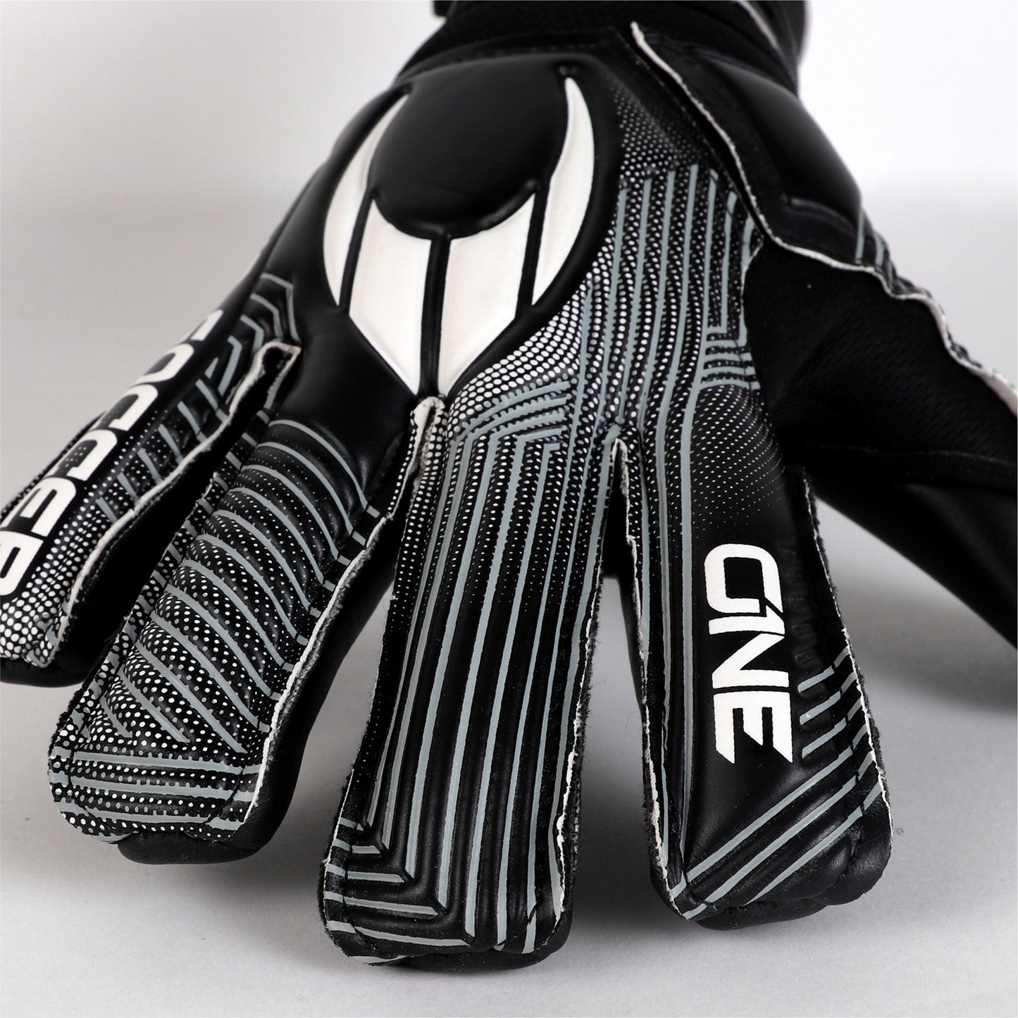 ONE NEGATIVE BLADE BLACKOUT